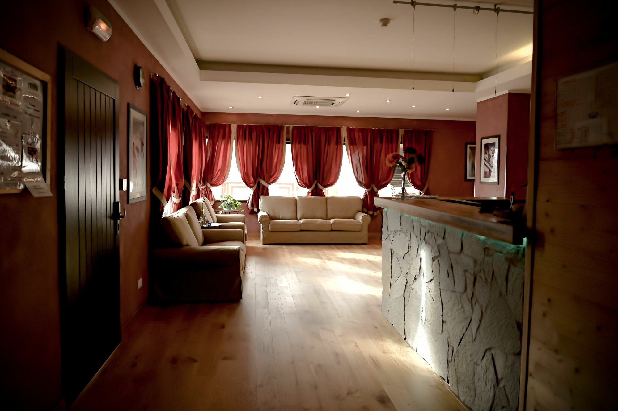 Turan Hotel